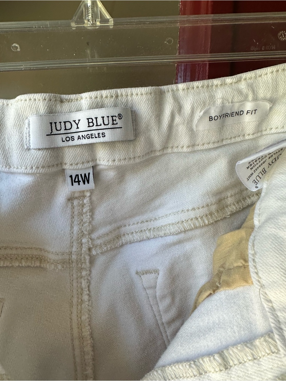 Judy Blue white High-Rise Tapered Jeans - Picture 3 of 7